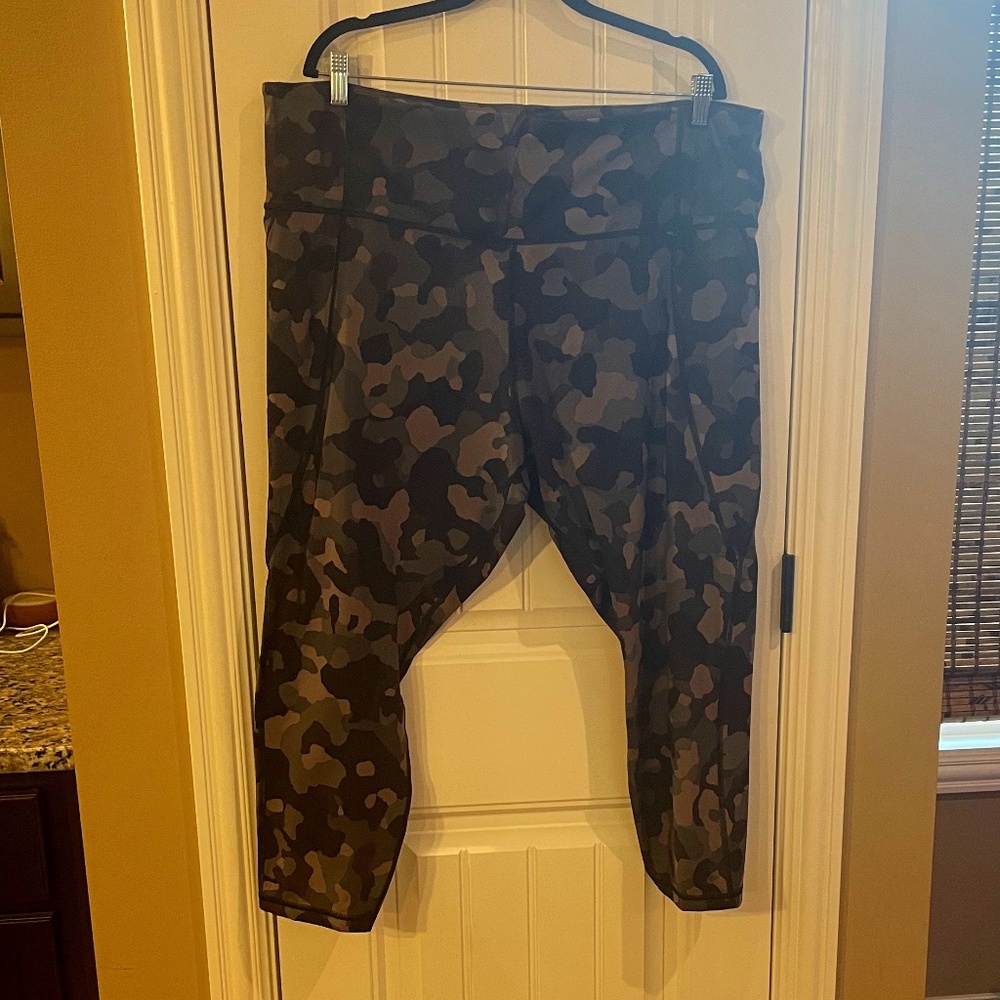 Athleta Leggings; Gray Camo; Plus Size 3X